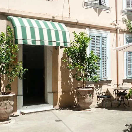 Chanteclair Hotel *