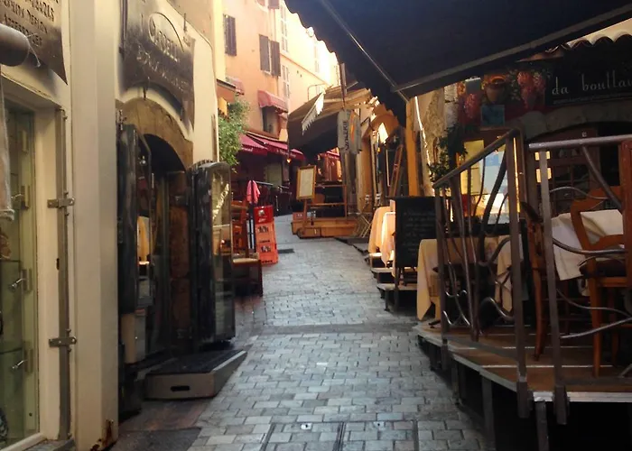 فندق Chanteclair